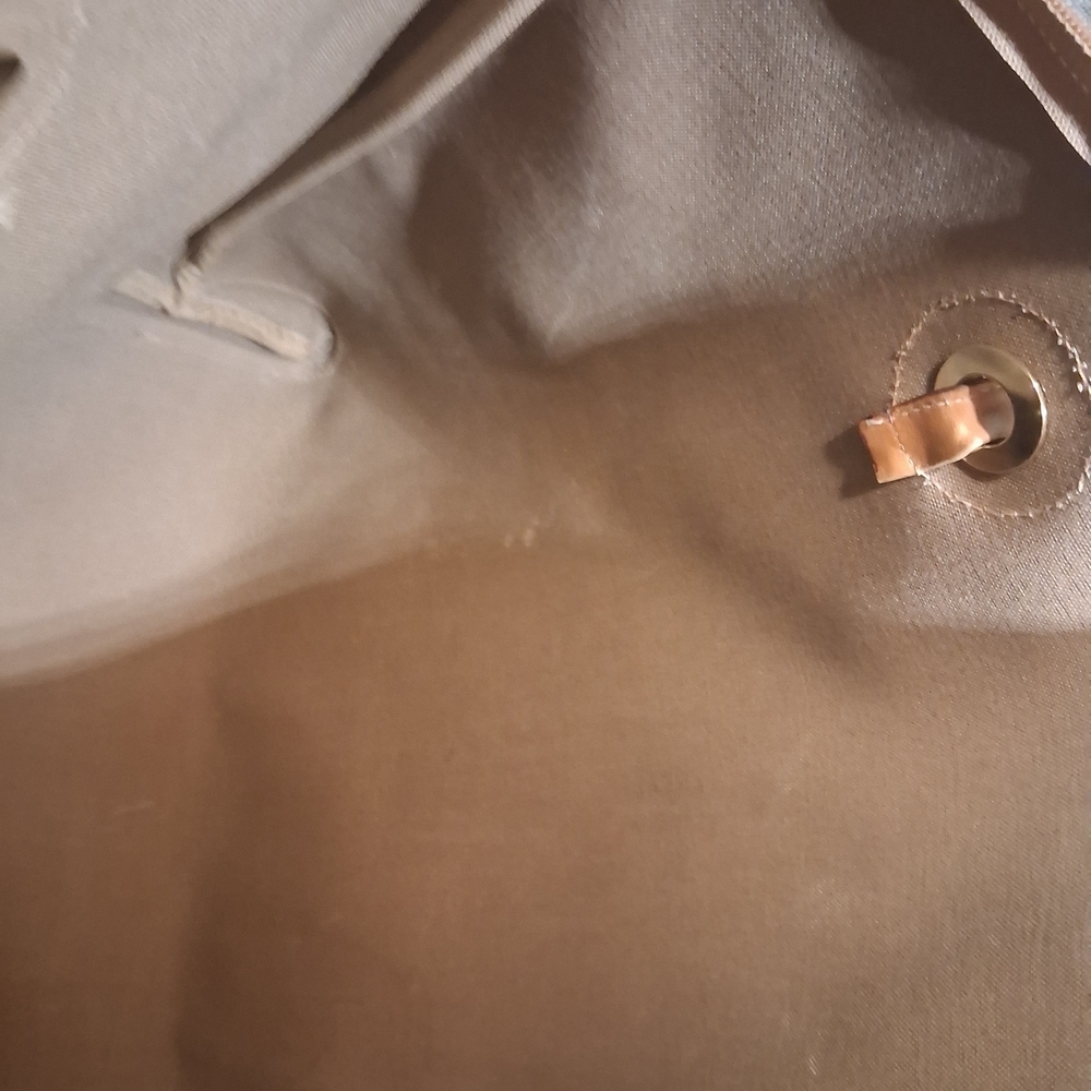 Elegant Cream Tote Bag - Picture 12 of 16